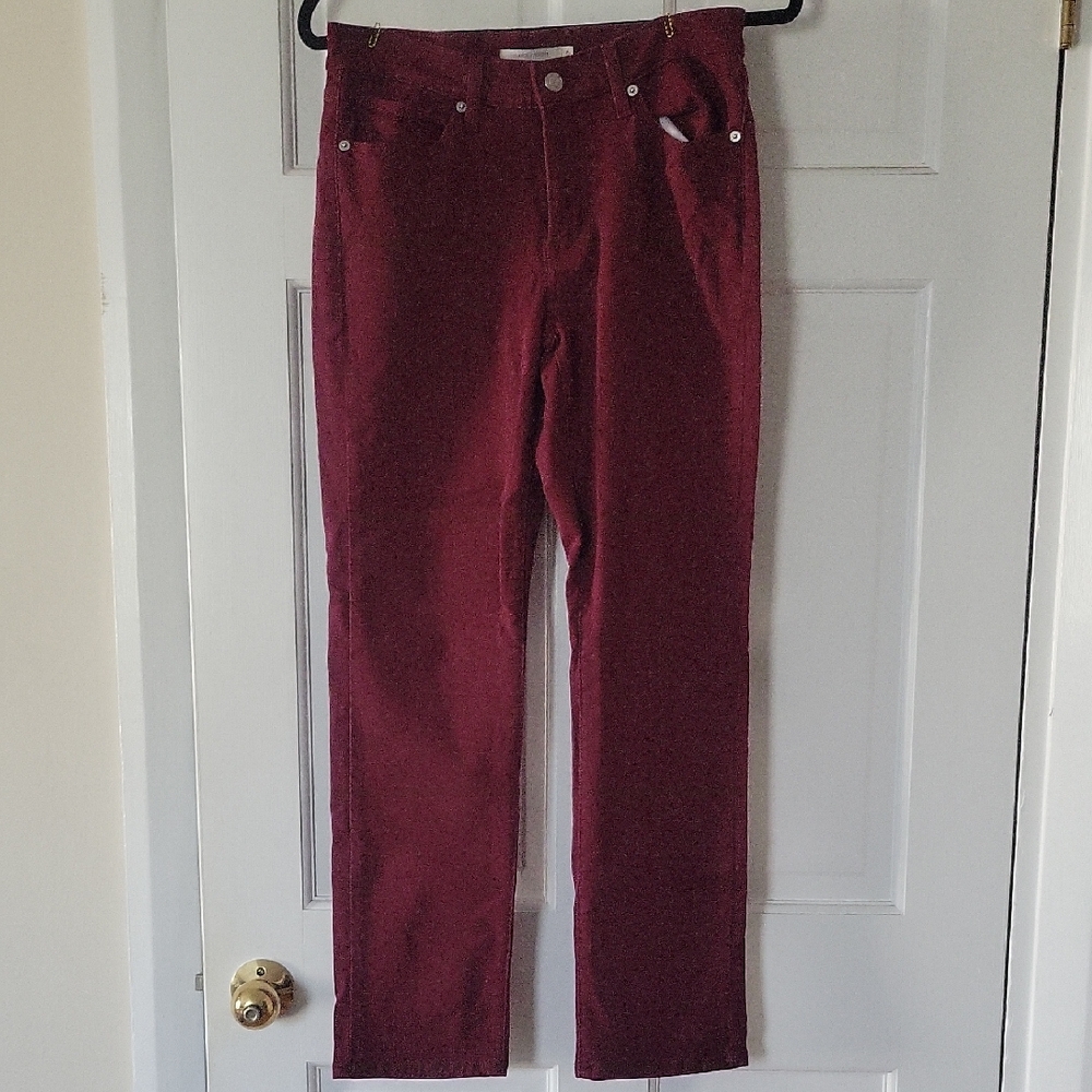 Burgundy Classic Straight Levi's Jeans